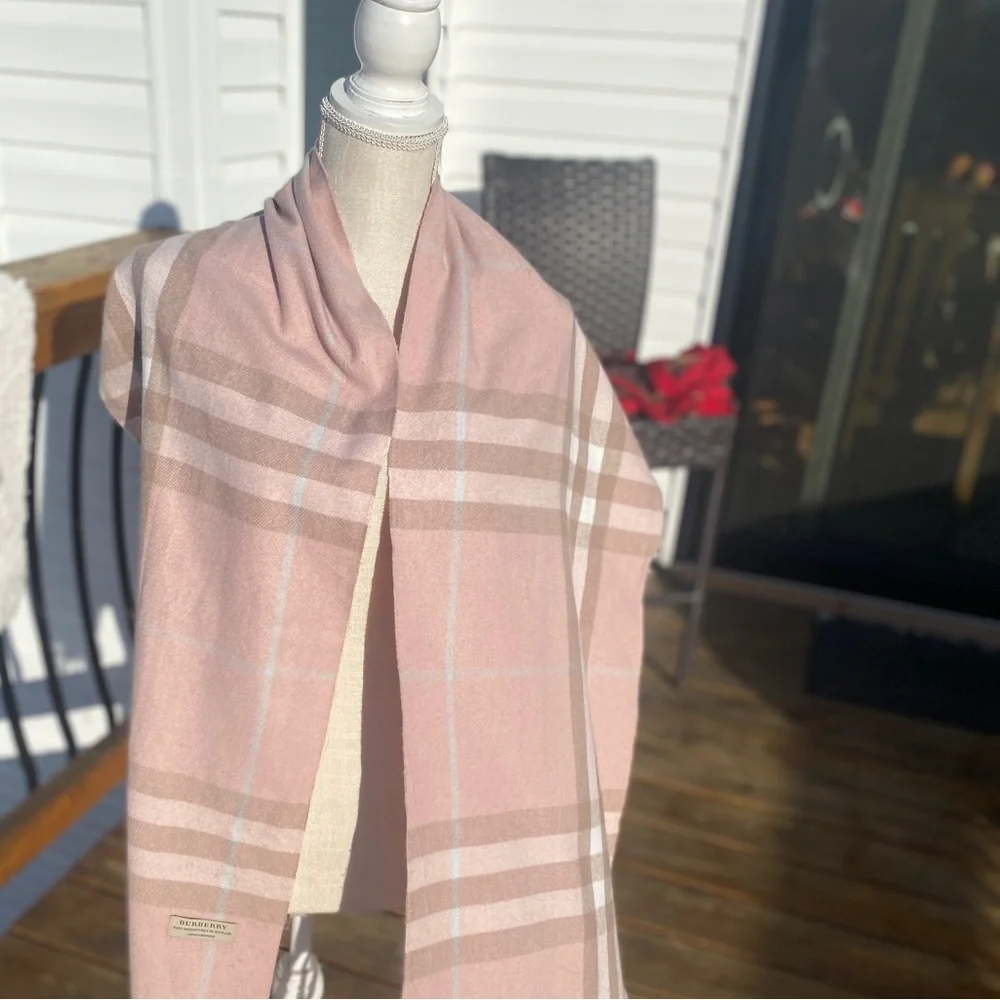BURBERRY Cashmere Blush Pink Nova CHECK Scarf🔥Huge🔥Excellent Condition🔥75”x14 - Picture 5 of 11